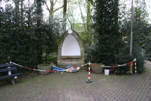 Brokstukken Mariabeeld